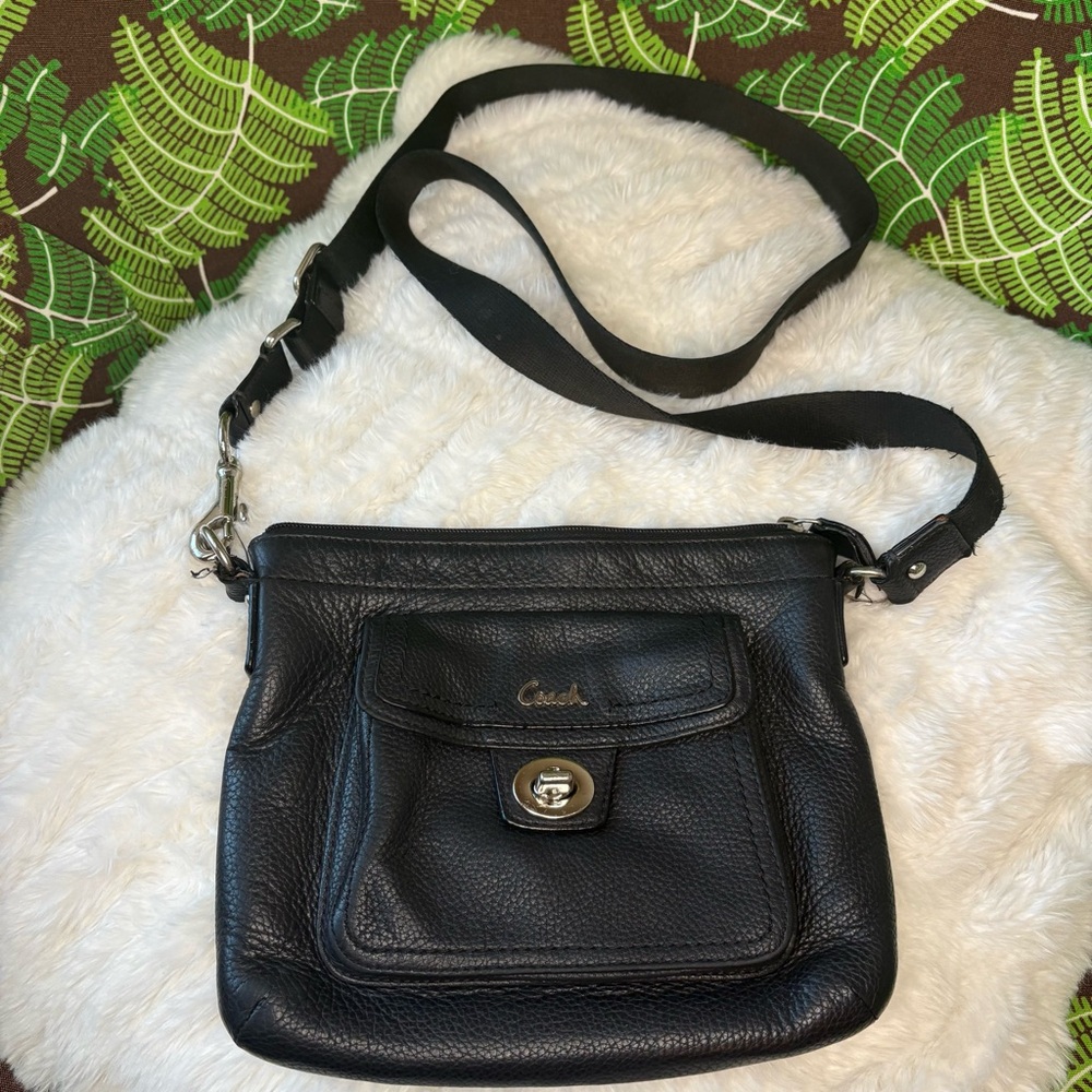 Coach Black Pebbled Leather Turn Lock Pocket Swingpack Crossbody Bag